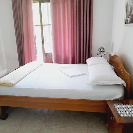Vila Aliaj Luxury Apartment With 2 Rooms With Private Wonderful Terrace Durres Exterior photo