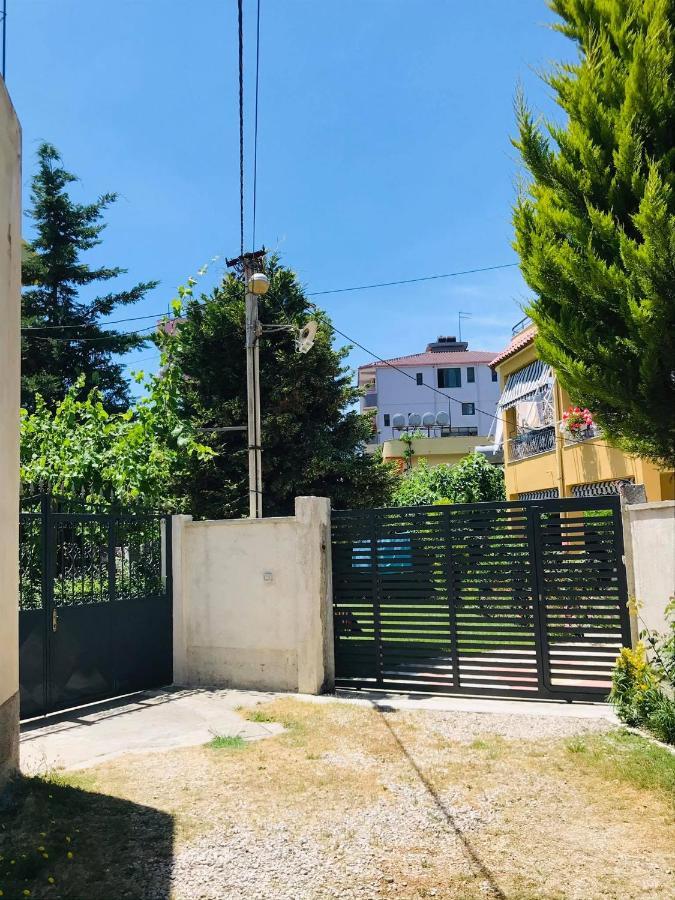 Vila Aliaj Luxury Apartment With 2 Rooms With Private Wonderful Terrace Durres Exterior photo