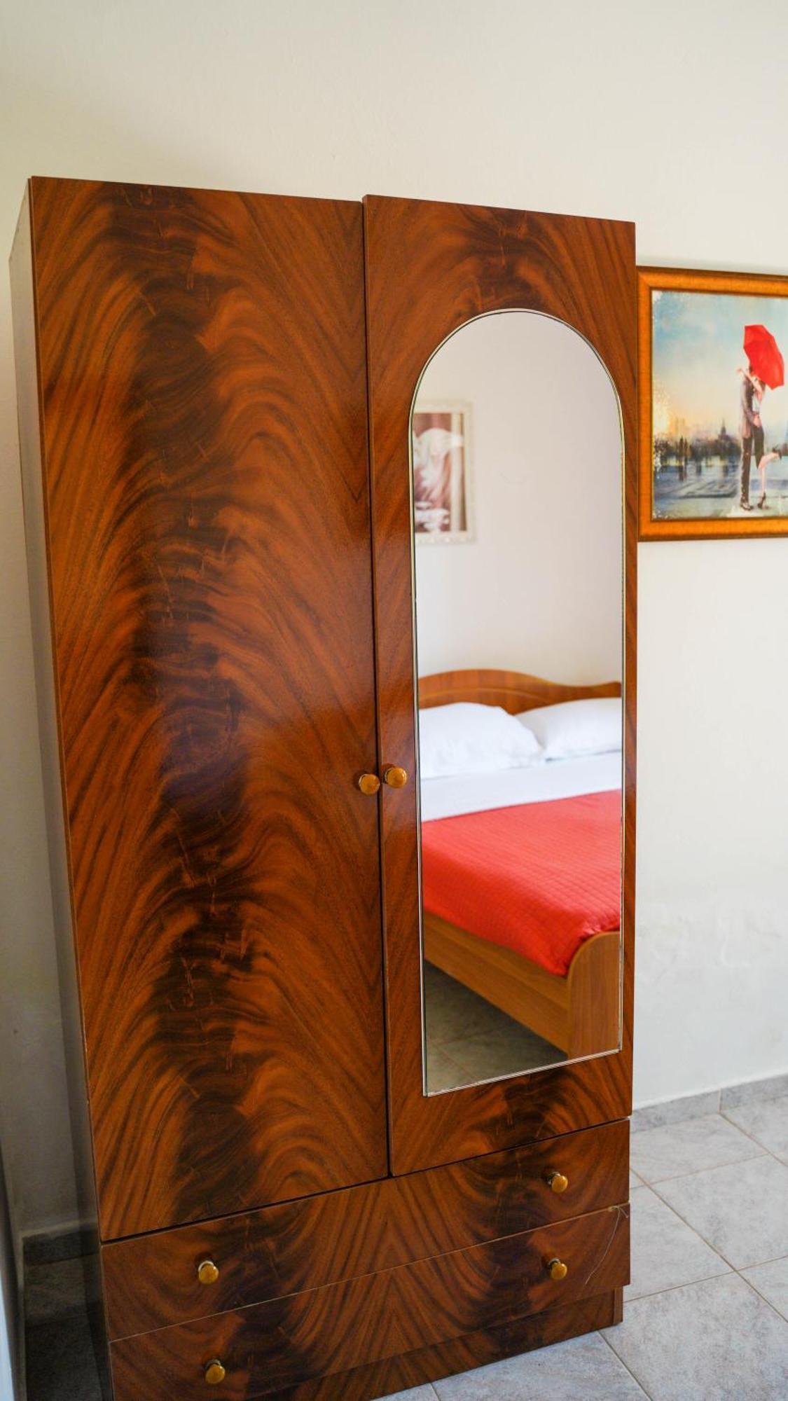 Vila Aliaj Luxury Apartment With 2 Rooms With Private Wonderful Terrace Durres Exterior photo